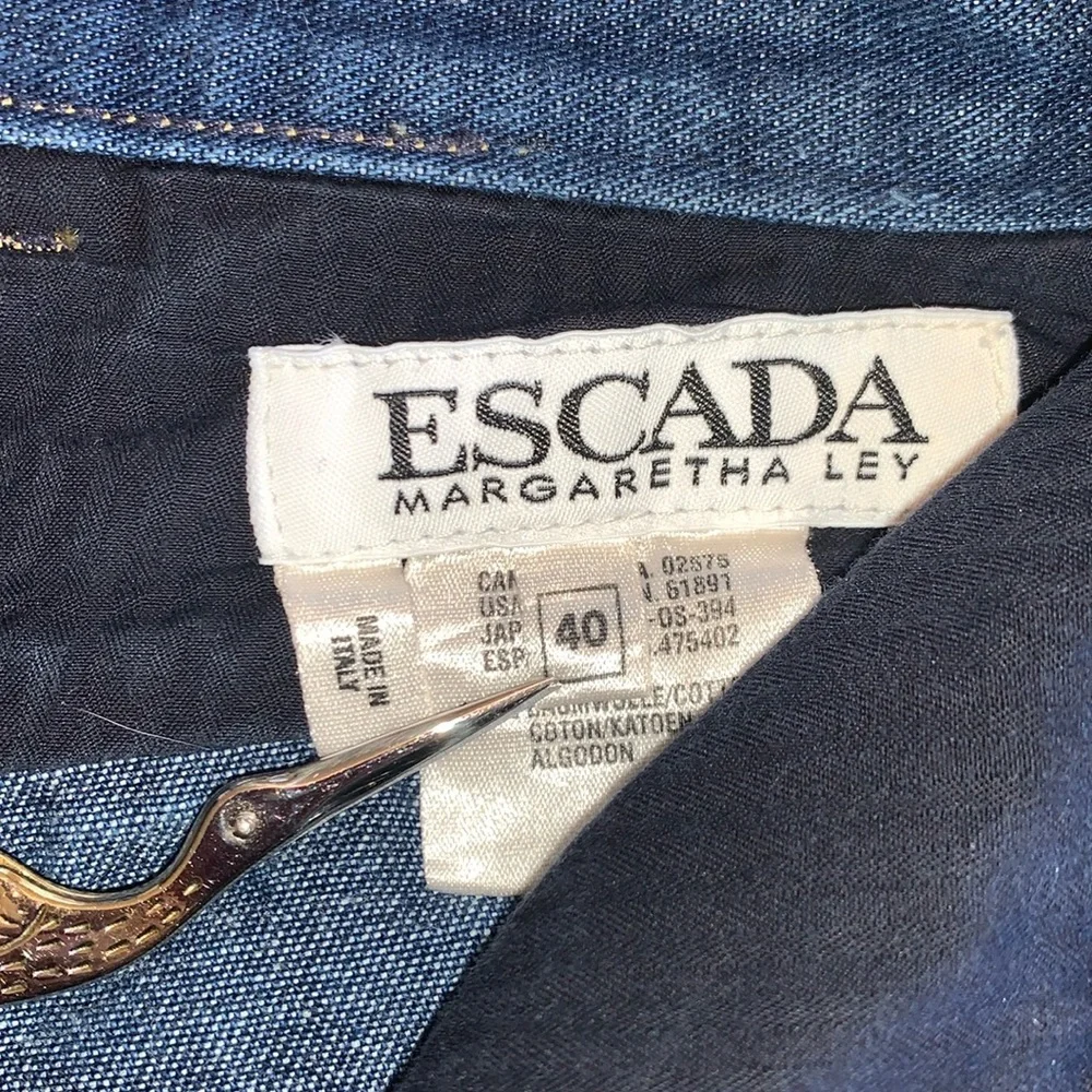 ESCADA jeans, 4 embroidered gold elephants on pockets, blue denim. 40 - Picture 13 of 17